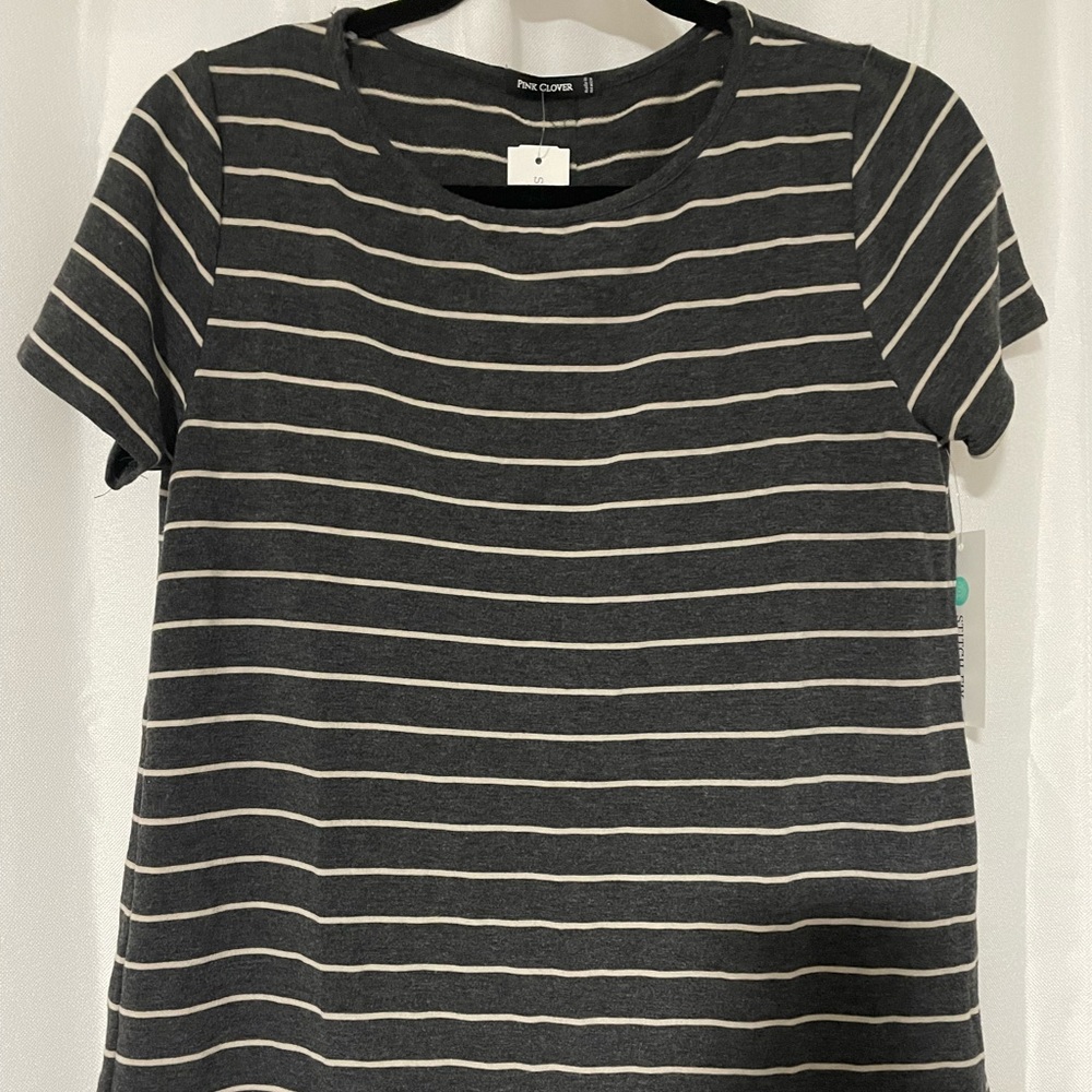 NEW Pink Clover gray top!